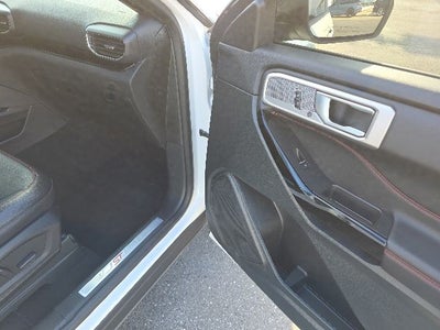 2024 Ford Explorer ST-Line