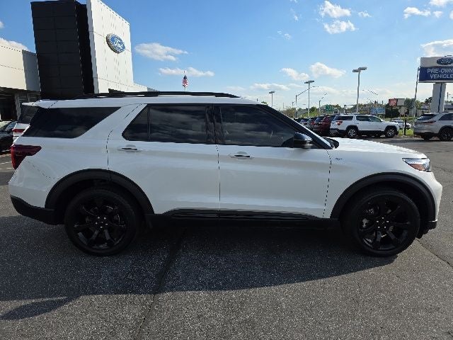 2024 Ford Explorer ST-Line
