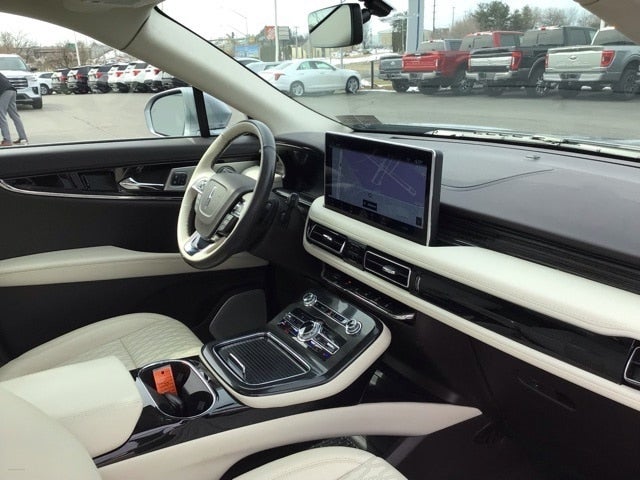 2022 Lincoln Nautilus Black Label