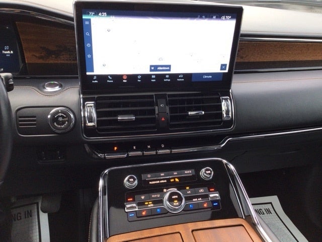 2022 Lincoln Navigator L L Black Label