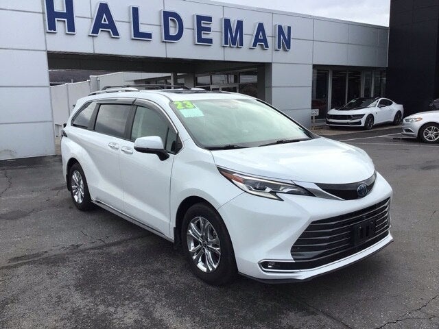 2023 Toyota Sienna Platinum 7 Passenger