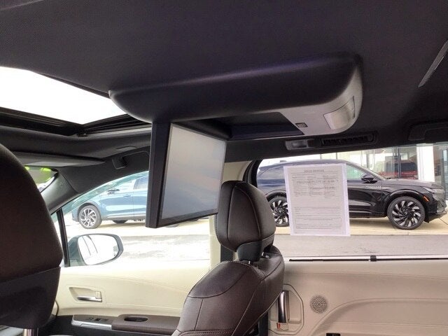 2023 Toyota Sienna Platinum 7 Passenger