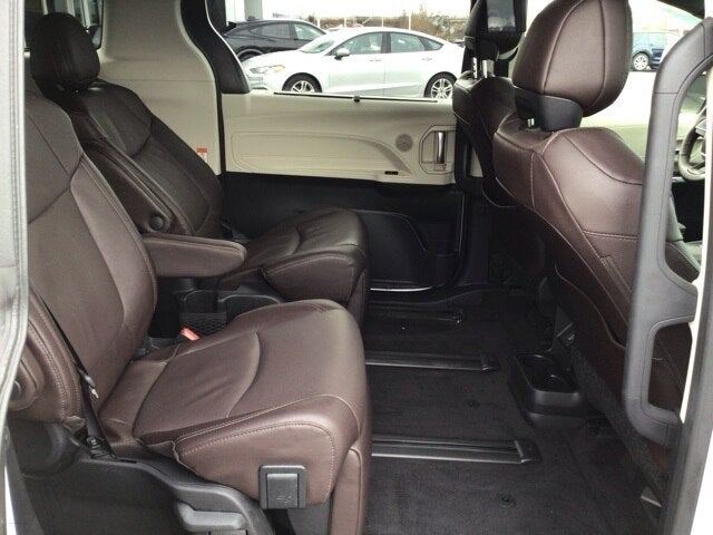 2023 Toyota Sienna Platinum 7 Passenger