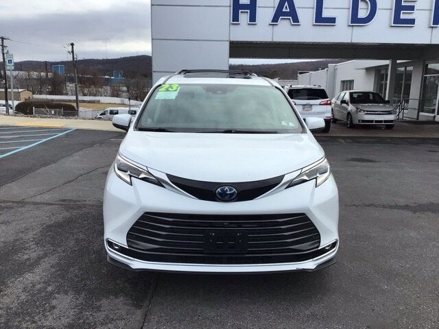 2023 Toyota Sienna Platinum 7 Passenger