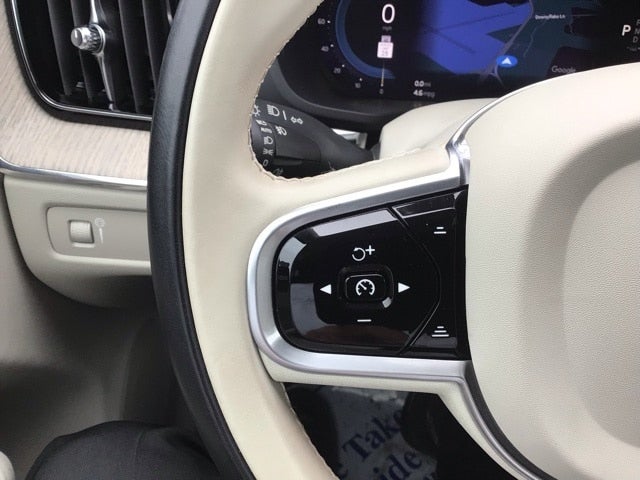 2022 Volvo XC60 B6 Inscription