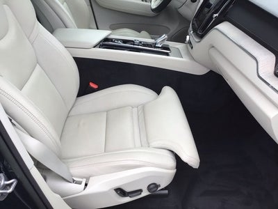 2022 Volvo XC60 B6 Inscription