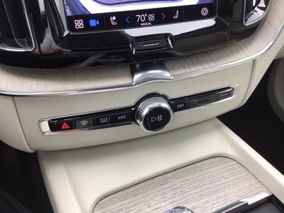2022 Volvo XC60 B6 Inscription