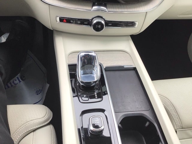 2022 Volvo XC60 B6 Inscription