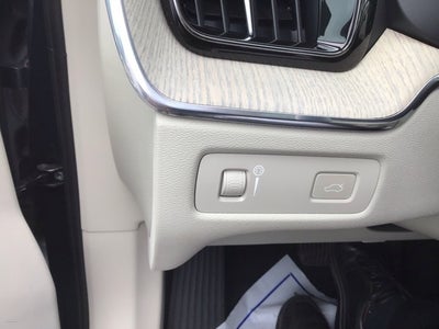 2022 Volvo XC60 B6 Inscription