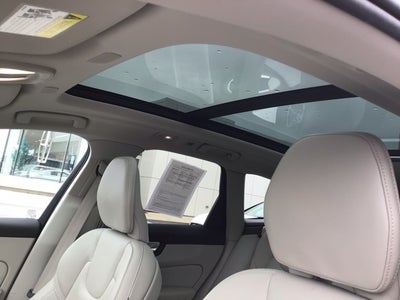 2022 Volvo XC60 B6 Inscription