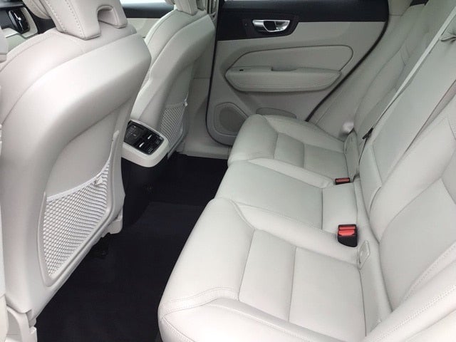 2022 Volvo XC60 B6 Inscription