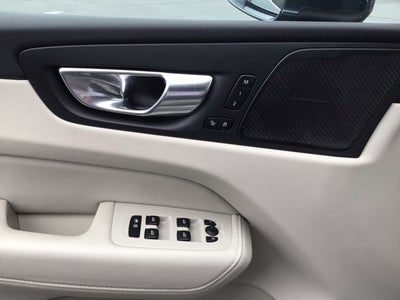 2022 Volvo XC60 B6 Inscription