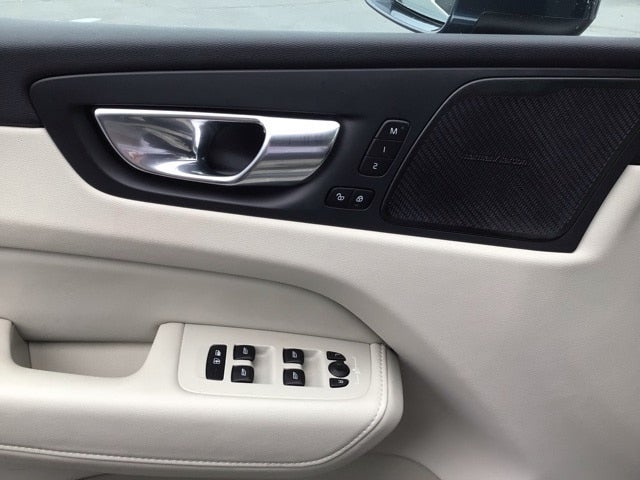 2022 Volvo XC60 B6 Inscription