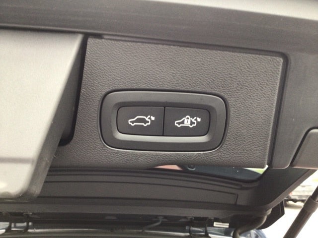 2022 Volvo XC60 B6 Inscription