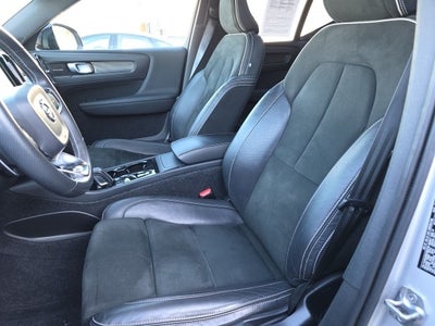 2019 Volvo XC40 R-Design