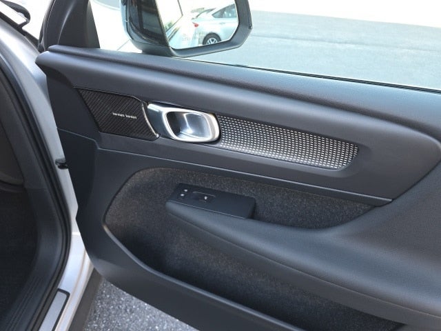 2019 Volvo XC40 R-Design