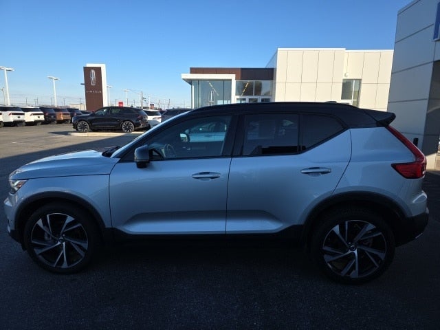 2019 Volvo XC40 R-Design