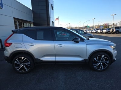 2019 Volvo XC40 R-Design