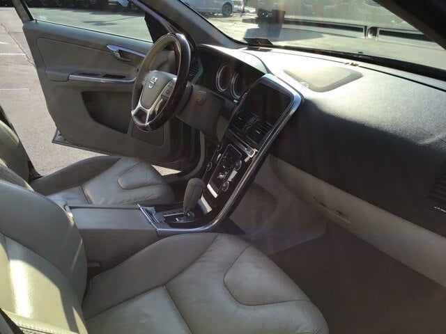 2012 Volvo XC60 3.2 Platinum