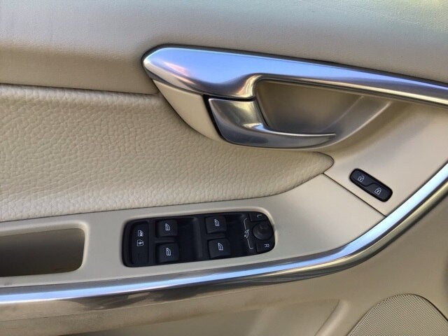 2012 Volvo XC60 3.2 Platinum