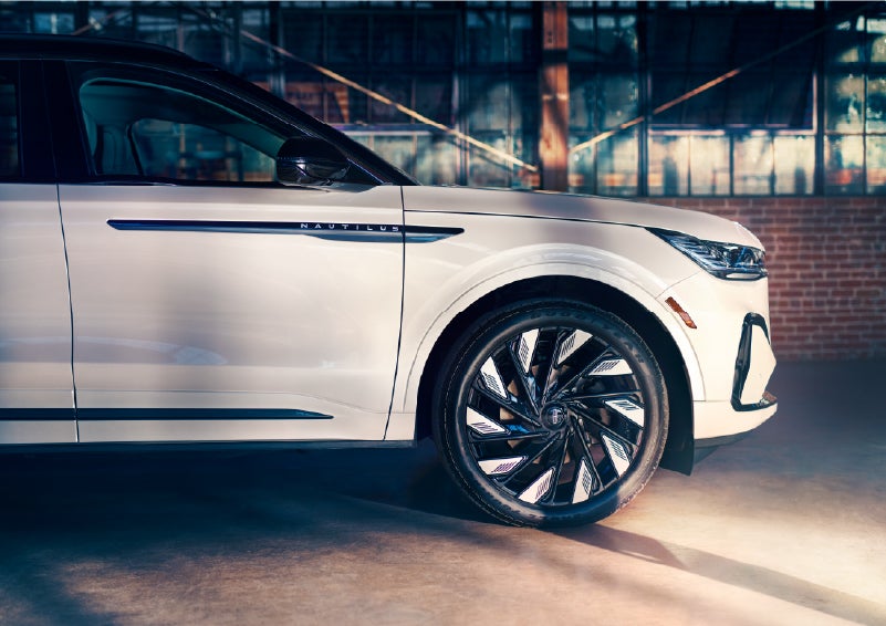 The wheels of the available Jet Appearance Package are highlighted. | Haldeman Lincoln in Allentown PA