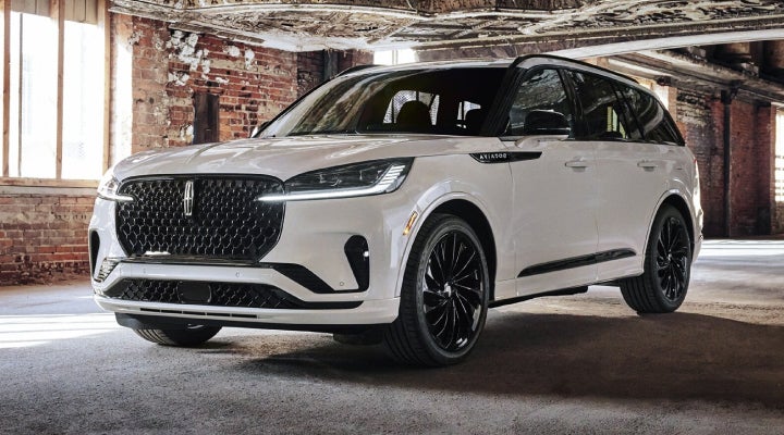 A 2026 Lincoln Aviator® SUV is shown with the available Jet Appearance Package. | Haldeman Lincoln in Allentown PA