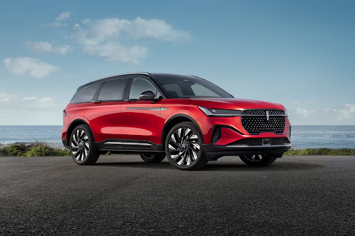 2025 Lincoln Nautilus parked by the ocean